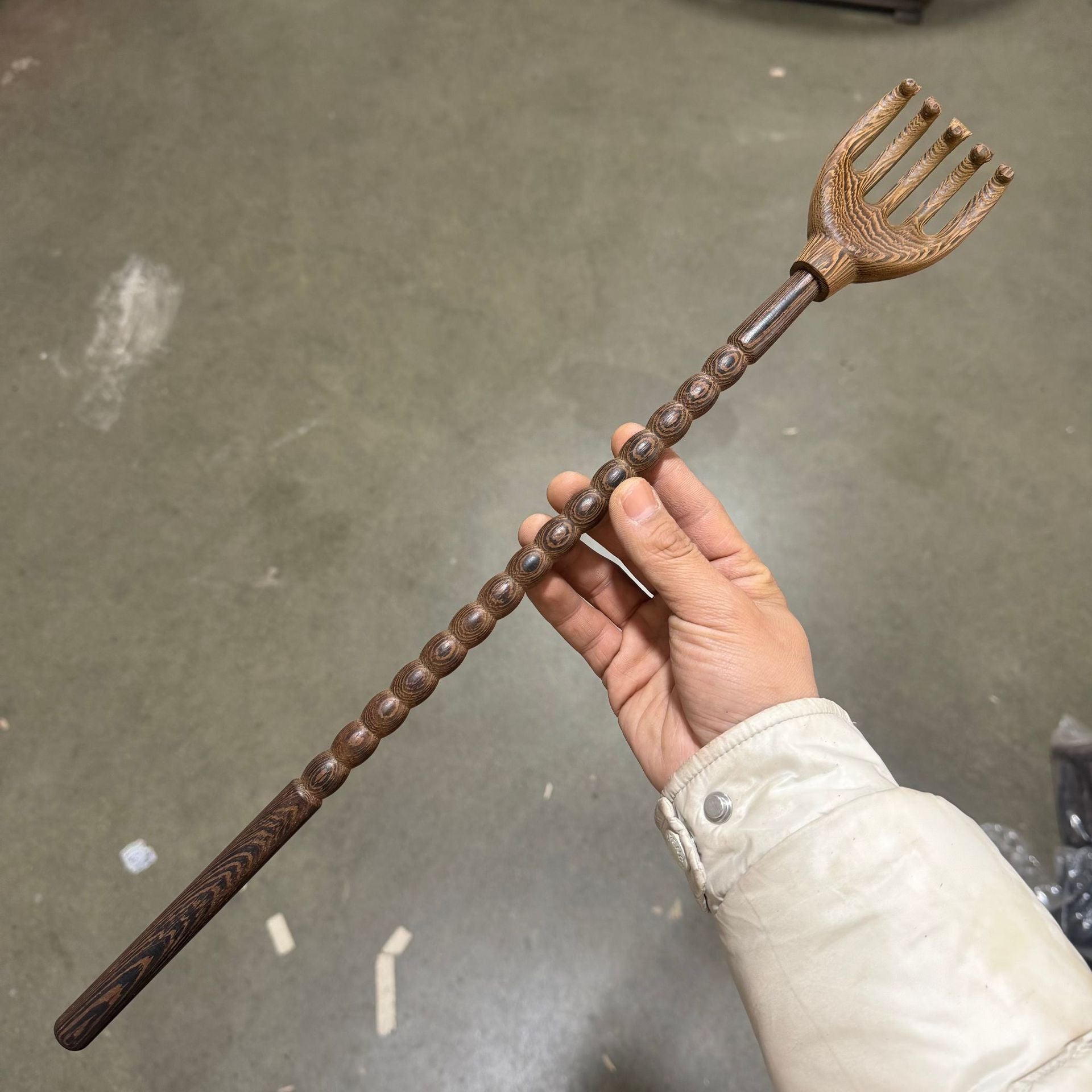 Golden Sandalwood All-In-One Itch Scratching Multi-Functional Scratching Rake Massage Claw Wooden Back Scratcher Does Not Ask For Help Scratching Rake